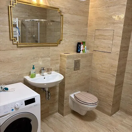 Modern In Center Apartament