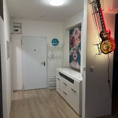 Modern In Center Apartament