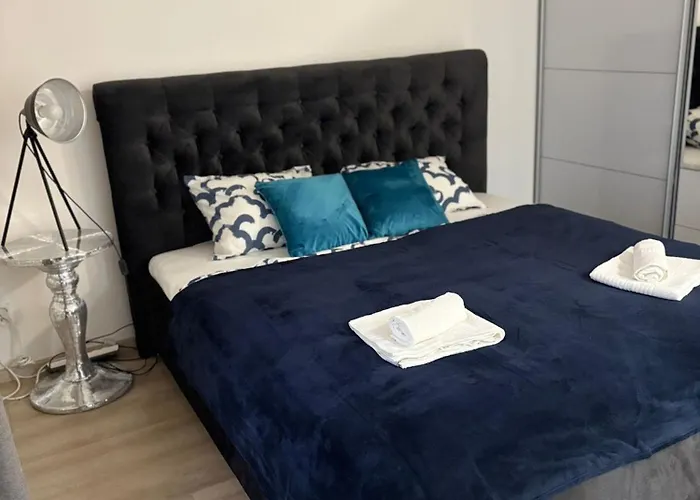 Modern In Center Апартаменты *